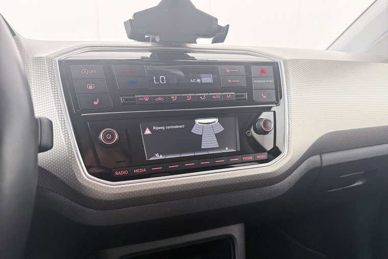 Vehicle Image 23