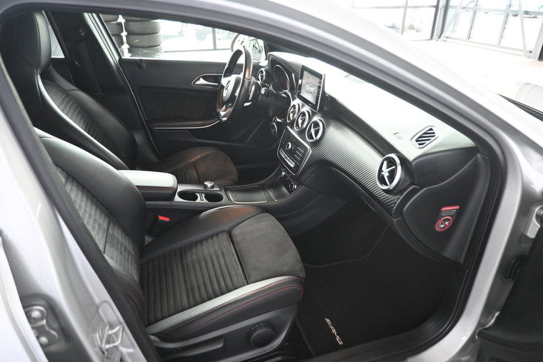Vehicle Image 19