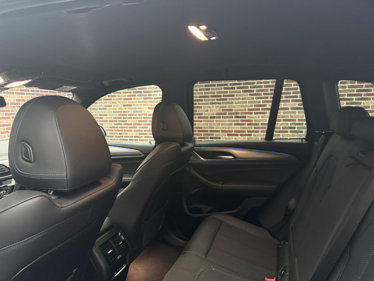 Vehicle Image 24