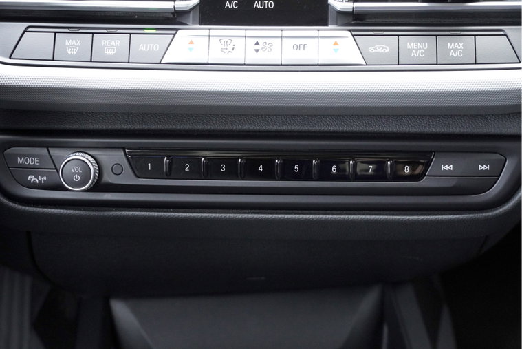 Vehicle Image 26