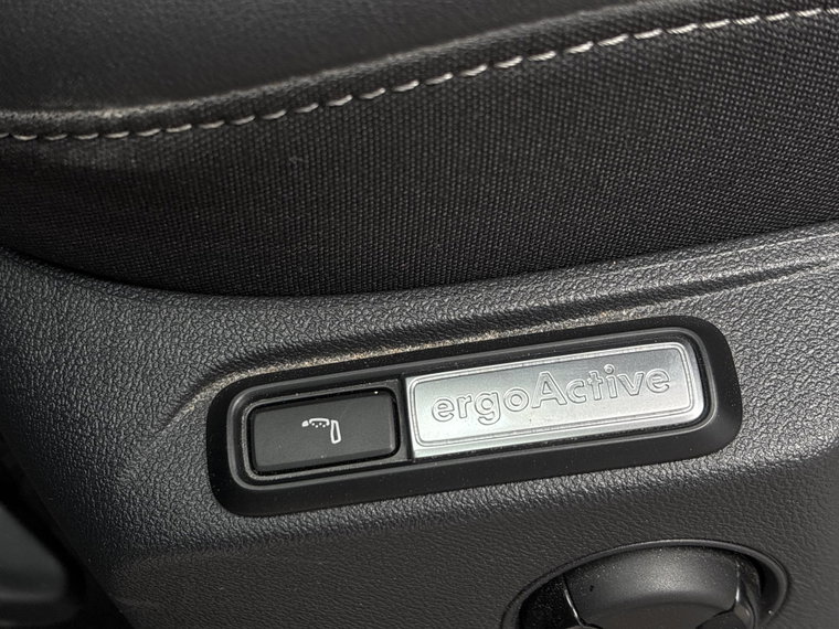 Vehicle Image 27