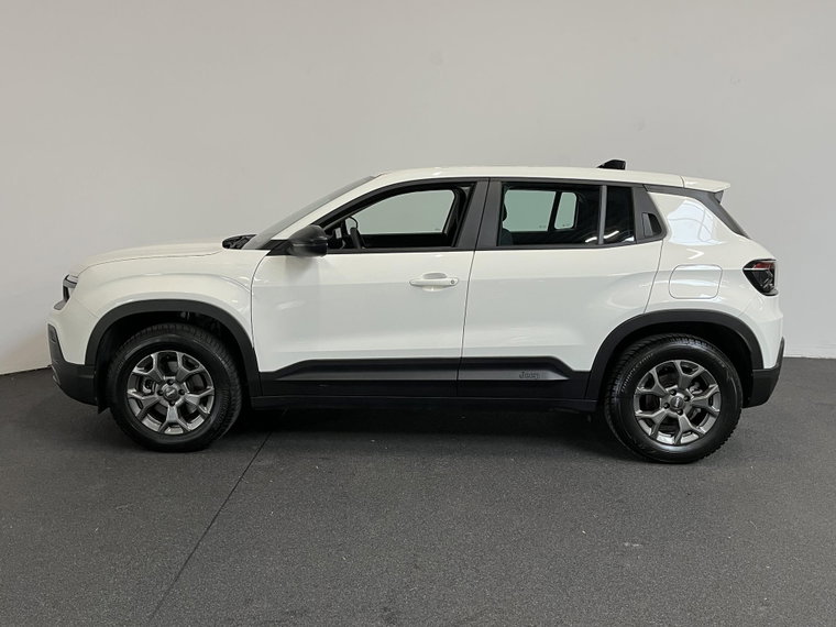 Vehicle Image 25