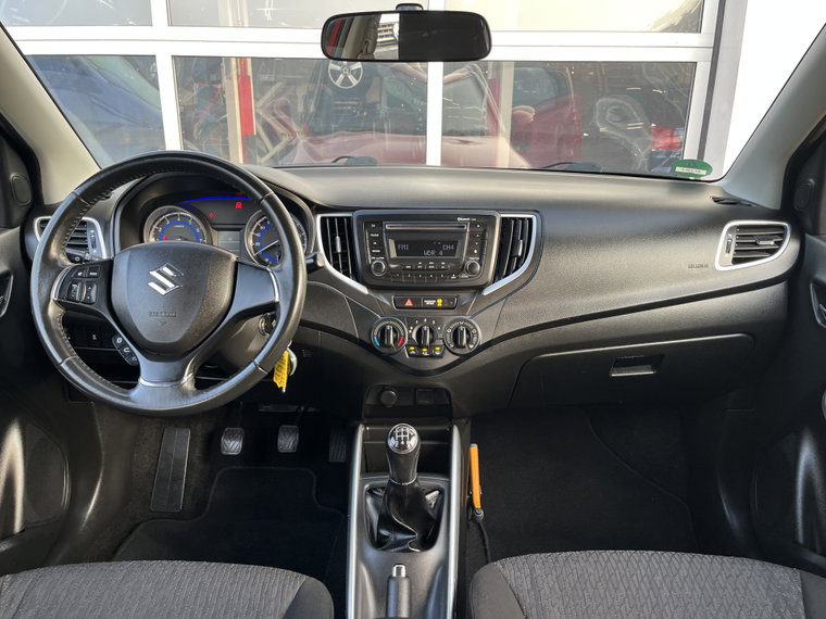 Vehicle Image 6