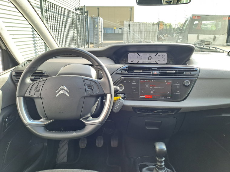 Vehicle Image 24