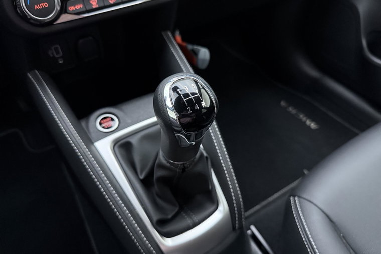 Vehicle Image 23