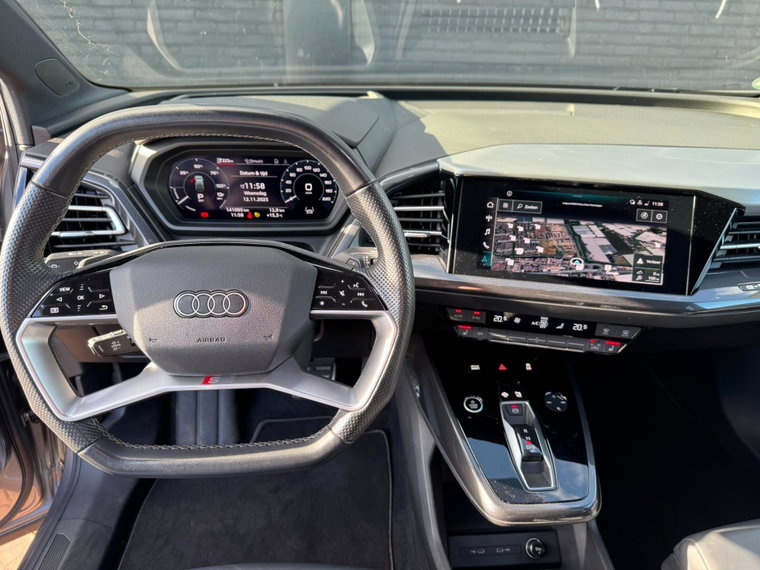 Vehicle Image 30
