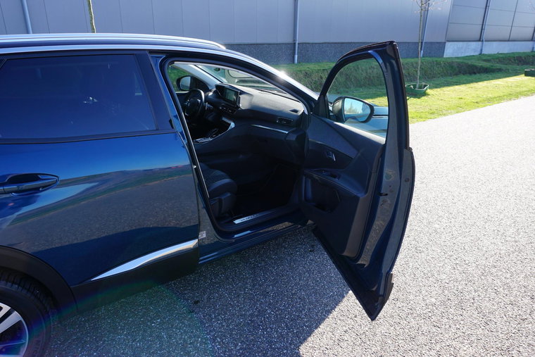 Vehicle Image 33