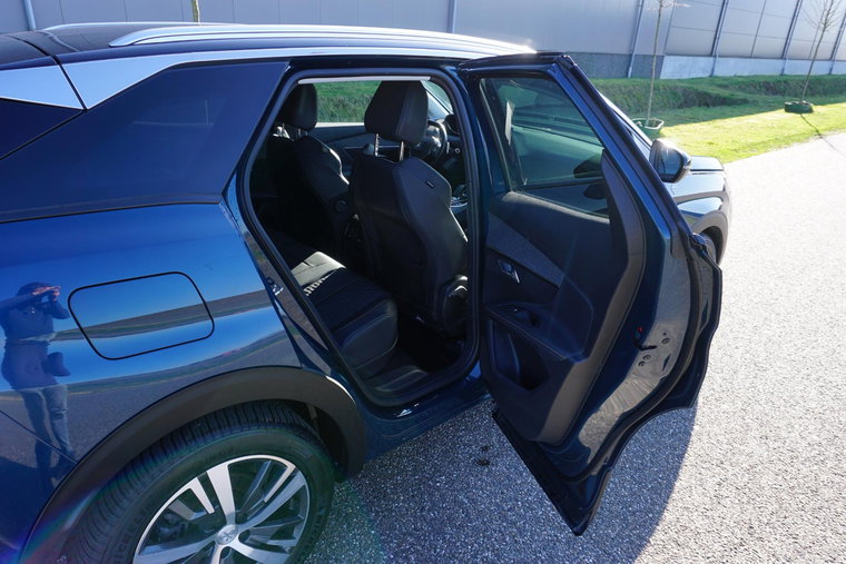 Vehicle Image 35