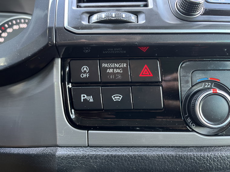 Vehicle Image 32