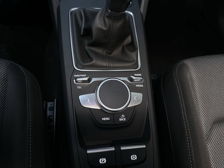 Vehicle Image 24