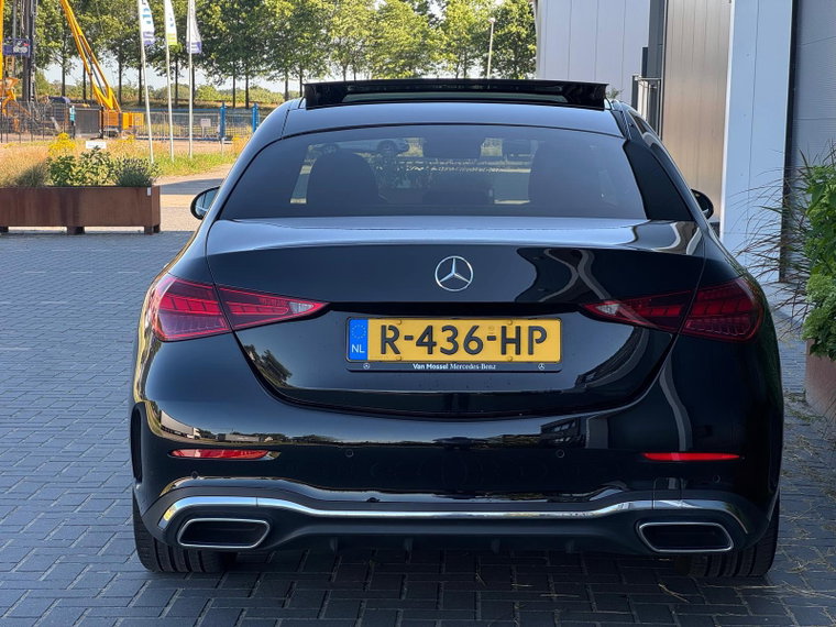 Vehicle Image 28