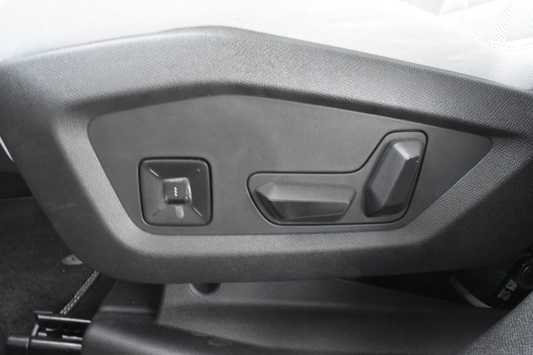 Vehicle Image 29