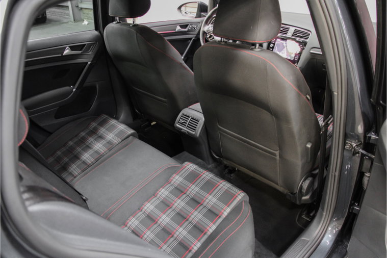 Vehicle Image 36