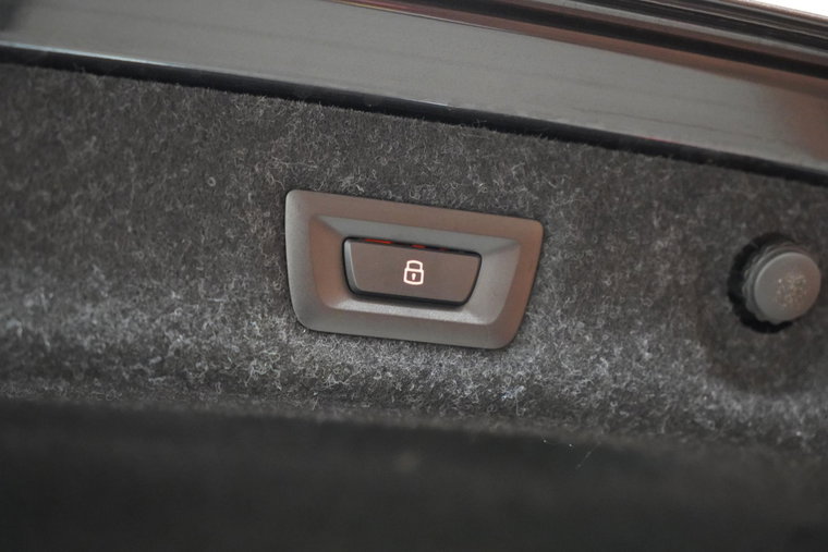 Vehicle Image 38