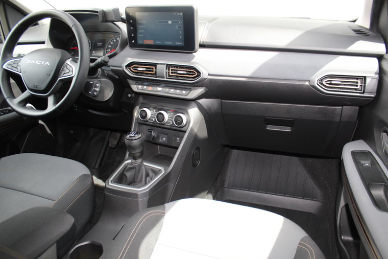 Vehicle Image 35