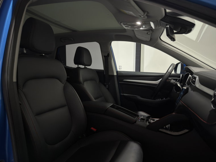 Vehicle Image 16