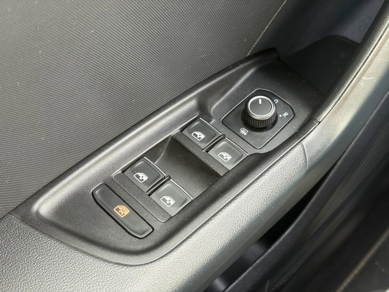 Vehicle Image 28