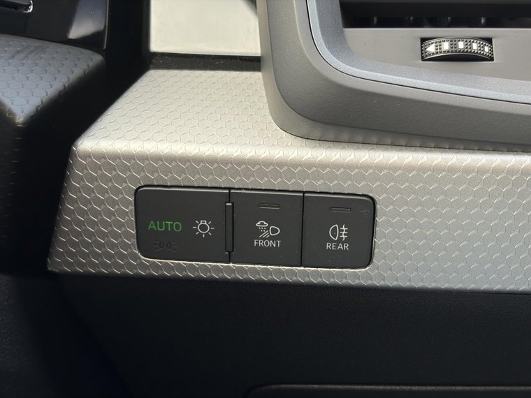 Vehicle Image 29