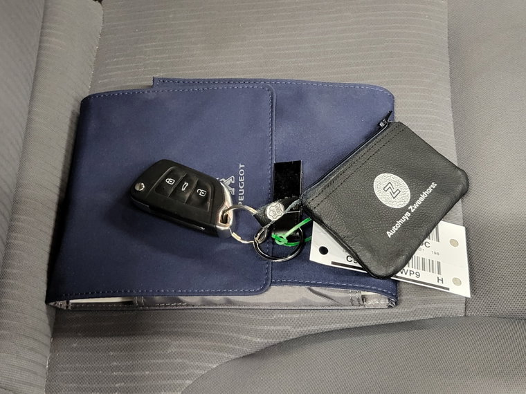 Vehicle Image 18