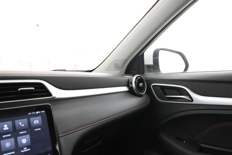 Vehicle Image 38