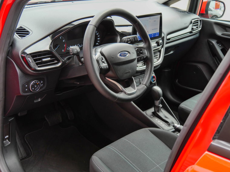 Vehicle Image 15