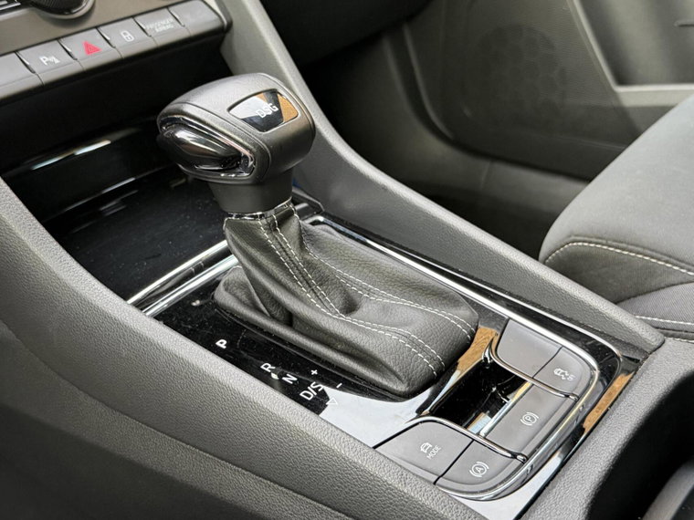 Vehicle Image 33