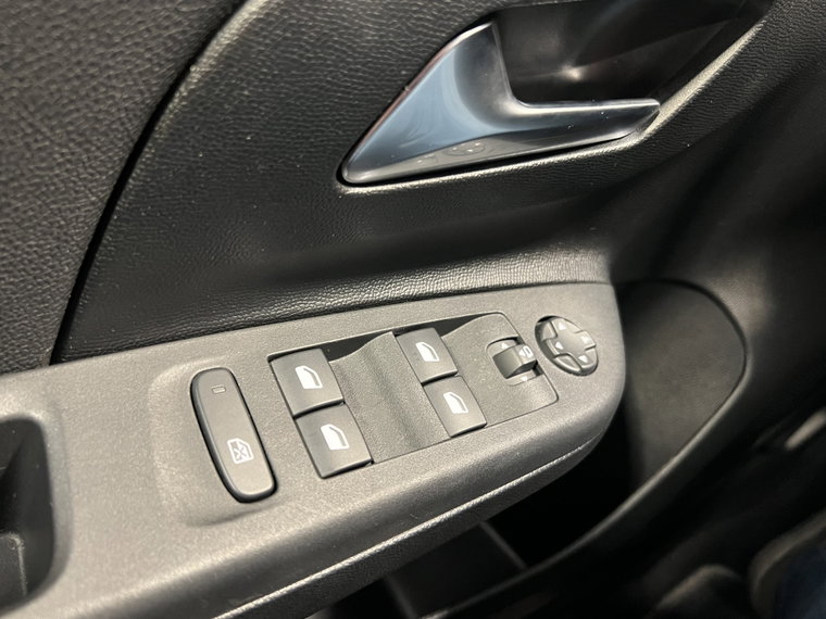 Vehicle Image 26