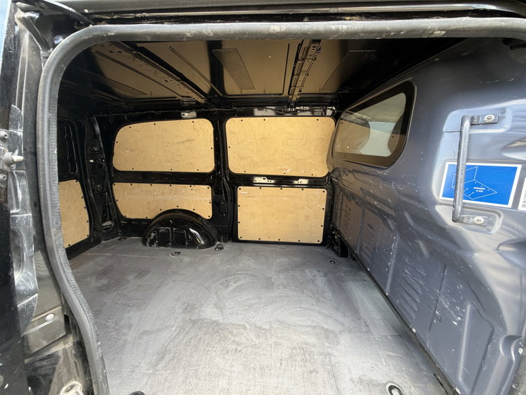 Vehicle Image 17