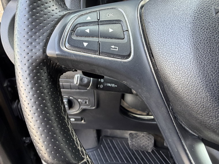 Vehicle Image 29
