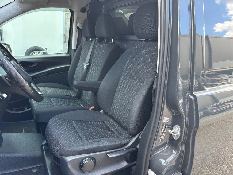 Vehicle Image 17