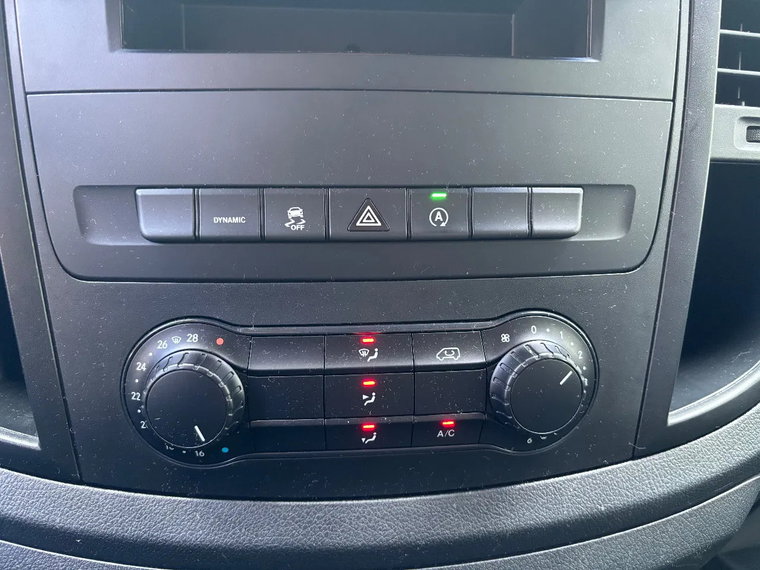 Vehicle Image 27