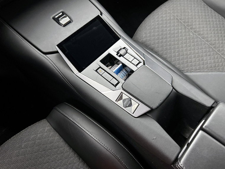 Vehicle Image 34