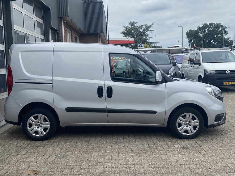 Vehicle Image 24