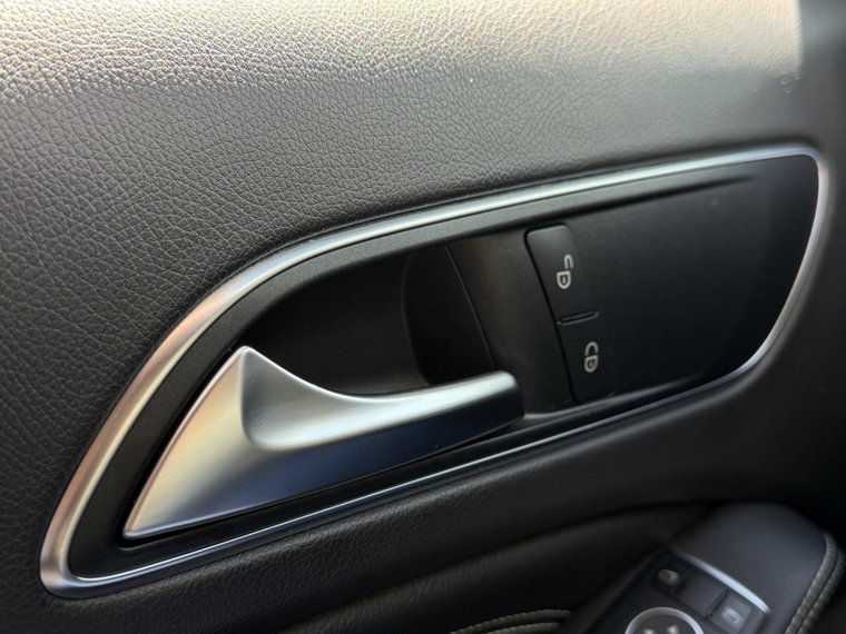 Vehicle Image 42