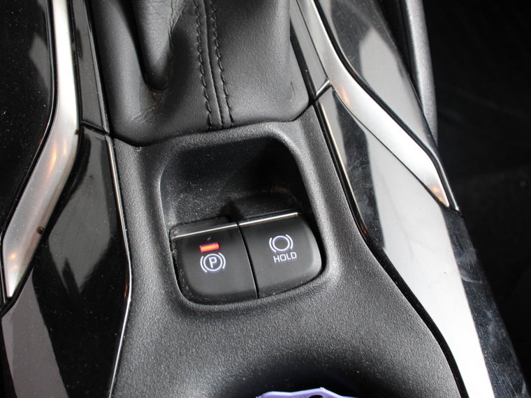 Vehicle Image 32