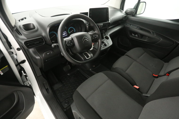 Vehicle Image 26
