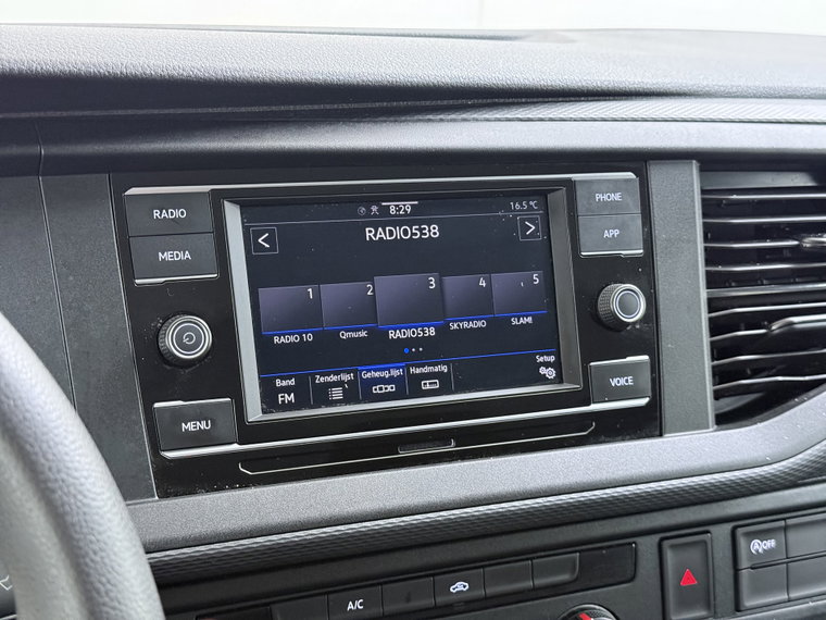 Vehicle Image 23