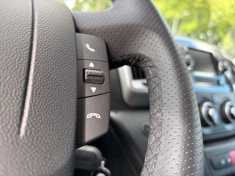 Vehicle Image 32