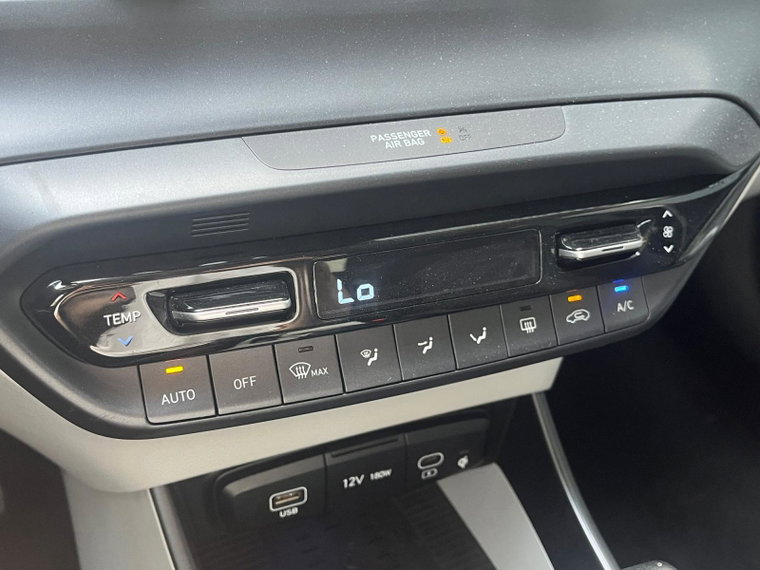 Vehicle Image 25