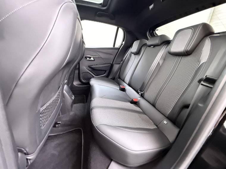 Vehicle Image 38