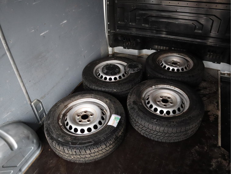 Vehicle Image 12