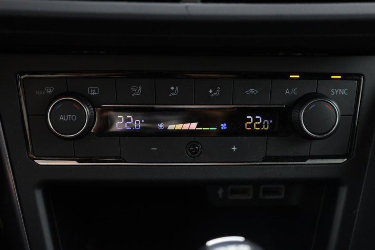 Vehicle Image 28