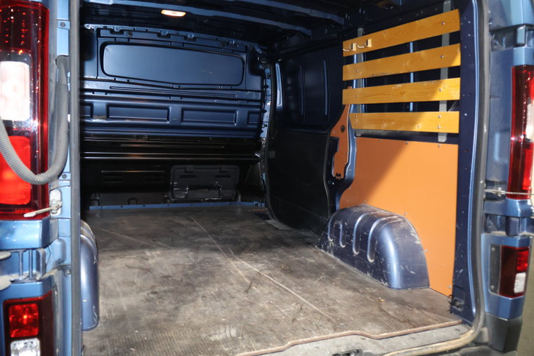 Vehicle Image 13