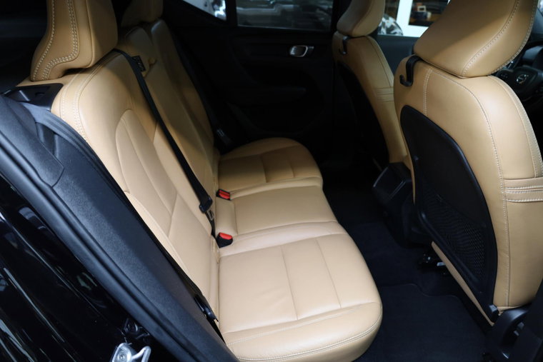 Vehicle Image 35