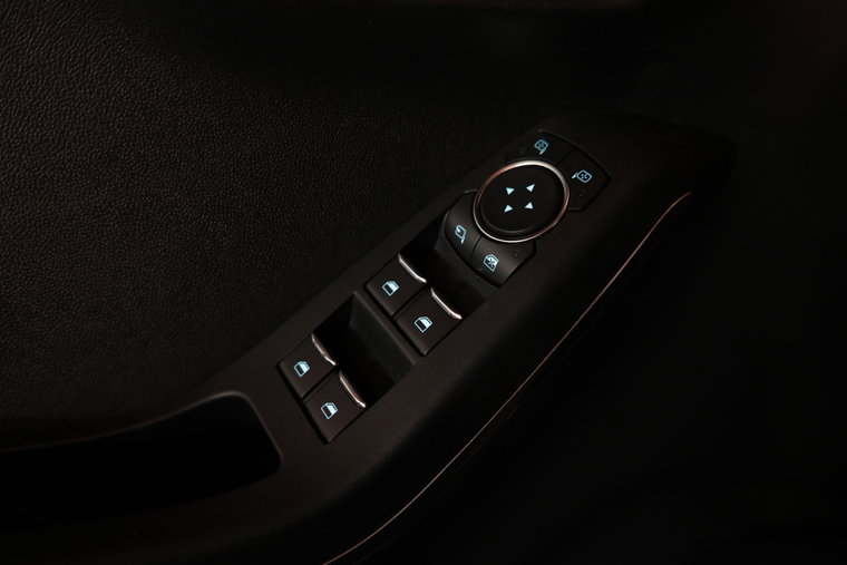 Vehicle Image 16
