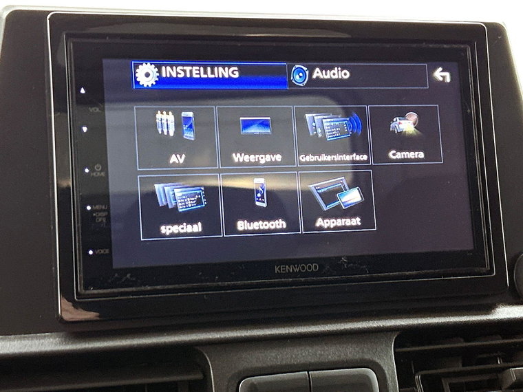 Vehicle Image 12