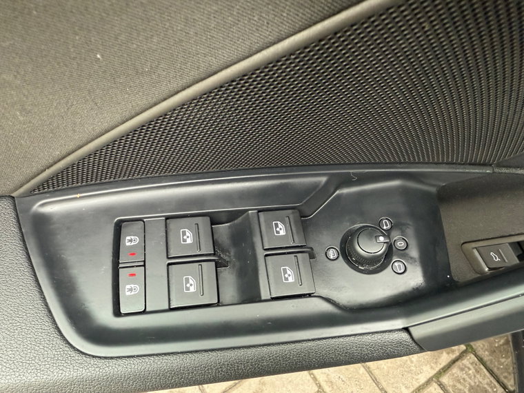 Vehicle Image 33
