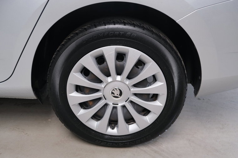 Vehicle Image 30
