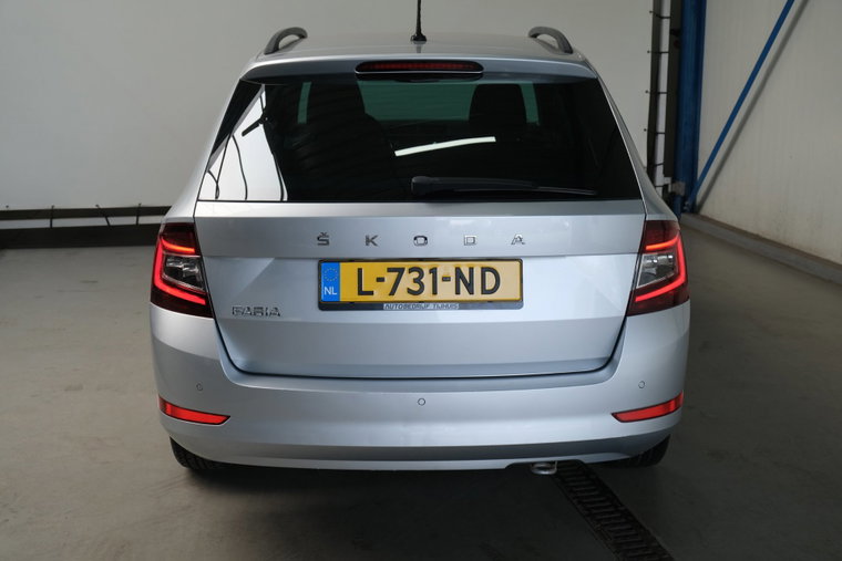 Vehicle Image 6