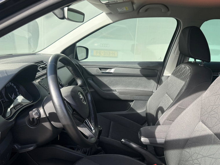 Vehicle Image 18